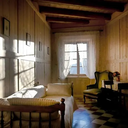 Aquarelle Bed & Breakfast 3*